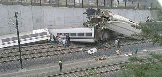 Στους 12 οι νεκροί από τον εκτροχιασμό τρένου στην Ισπανία - Φωτογραφία 1