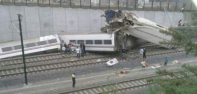 Στους 12 οι νεκροί από τον εκτροχιασμό τρένου στην Ισπανία - Φωτογραφία 5