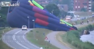 Αερόστατο έπεσε σε λίμνη [Video] - Φωτογραφία 1