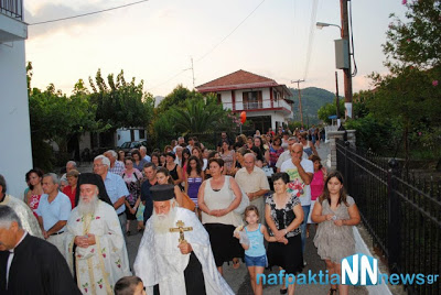 Σε κατανυκτική ατμόσφαιρα η Λιτάνευση της Ιερής Εικόνας της Αγίας Παρασκευής στο Τρίκορφο Ναυπακτίας… - Φωτογραφία 10