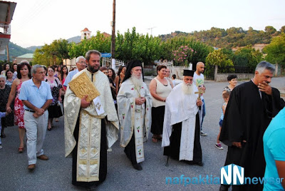 Σε κατανυκτική ατμόσφαιρα η Λιτάνευση της Ιερής Εικόνας της Αγίας Παρασκευής στο Τρίκορφο Ναυπακτίας… - Φωτογραφία 8