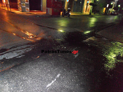Πάτρα: Φούσκωσε το οδόστρωμα στην Μαιζώνος – Έσπασε και νέος αγωγός της ΔΕΥΑΠ [video] - Φωτογραφία 3