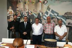 Χανιά: Η μαντινάδα που συγκίνησε στο Παγκόσμιο Συμβούλιο Κρητών