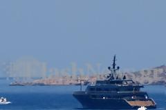 Μετά από τόση αδυναμία στα Χανιά ο... Γιώργης Αρμάνι στα Σφακιά!