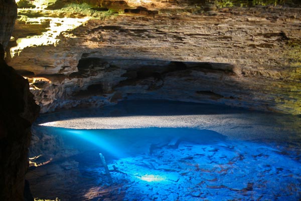 Γαλάζιες φυσικές πισίνες σε σπηλιές! - Φωτογραφία 5