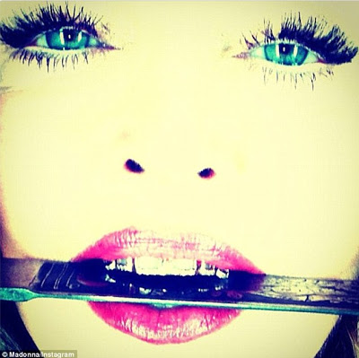 Τα διαμαντένια δόντια της Μαντόνα στο Instagram - Φωτογραφία 2