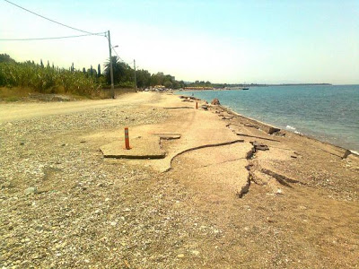 Αχαΐα: Η θάλασσα τρώει παραλίες και δρόμους - Το 46% των ακτών έχει διαβρωθεί - Δείτε φωτο - Φωτογραφία 5