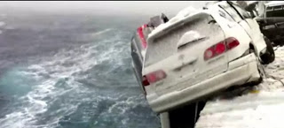 Το χειρότερο πλοίο - Η κακοκαιρία έριξε 52 αυτοκίνητα στη θάλασσα - Δείτε το video - Φωτογραφία 1