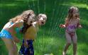 10 λόγοι που προτιμάμε το καλοκαίρι ως γονείς - Φωτογραφία 1