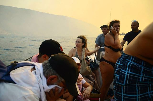 Συγκλονιστικές εικόνες από Σέριφο - Ο κόσμος εγκαταλείπει το νησί με βάρκες - Φωτογραφία 10