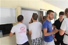 Πανελλήνιες 2013: Στα όρια της βάσης μπαίνεις ΑΕΙ - Δείτε πίνακες