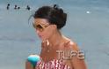 H Νίνα Λοτσάρη κλέβει τις εντυπώσεις στην παραλία με το αψεγάδιαστο κορμί της! - Φωτογραφία 2