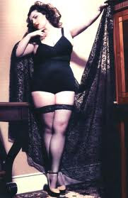 Θυμάστε τη σέξι φωτογράφιση της Κατερίνα Ζαρίφη με κορσέ και ζαρτιέρες; Δείτε τη τώρα με μαγιό! - Φωτογραφία 3