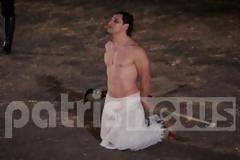 «Βάκχες» στο Φλόκα: Ημiγυμνoς Ρουβάς σε «γυμνeς» κερκίδες!