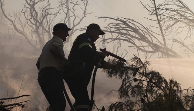 Σε ύφεση ο πύρινος εφιάλτης στη Ρόδο - Φωτογραφία 6