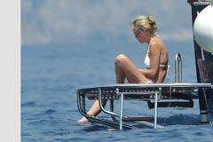 Sharon Stone: Μια 55άρα που βάζει κάτω 20άρα