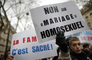 Η Γαλλική κοινωνία αντιστέκεται στη διάλυση του θεσμού της οικογένειας - Φωτογραφία 1