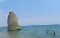 Η πανέμορφη παραλία του Αγίου Ανδρέα στην Κυνουρία με τον ανεμόμυλο μέσα στη θάλασσα! [video] - Φωτογραφία 2