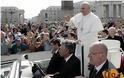 Πάπας: Ποιος είμαι εγώ για να κρίνω τους ομοφυλόφιλους;