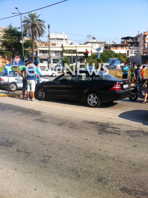 Χαλκίδα: Η μητέρα βγήκε από το τρακαρισμένο αυτοκίνητο αγκαλιά με τα δύο της τραυματισμένα παιδιά! - Φωτογραφία 2