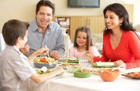 Υγεία: Τα παιδιά που τρώνε σε οικογενειακό τραπέζι αποκτούν αυτοπεποίθηση - Φωτογραφία 1
