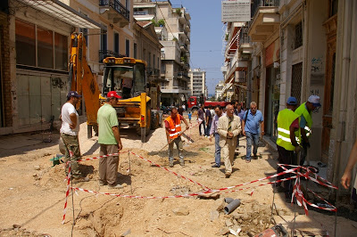 Πάτρα: Προχωρά η πεζοδρόμηση της Γεροκωστοπούλου - Aυτοψία από τον Δήμαρχο - Φωτογραφία 2