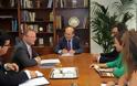 Συνάντηση Χατζηδάκη με τον Βρετανό πρεσβευτή στην Ελλάδα