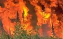 Kαίγονται σπίτια στο Μαρκόπουλο