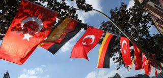 Πρώην γερμανός καγκελάριος ήθελε να διώξει από τη χώρα του τους τούρκους μετανάστες - Φωτογραφία 1