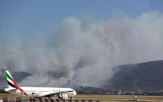 Σε ύφεση η μεγάλη πυρκαγιά στο Μαρκόπουλο - Φωτογραφία 1