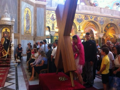 Πάτρα: Πλήθος κόσμου στην αγρυπνία για την επιστροφή του Σταυρού του Mαρτυρίου του Αγίου Ανδρέα - Δείτε φωτο - Φωτογραφία 4