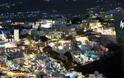 Σκηνές Φαρ Oυέστ τα ξημερώματα του Σαββάτου στην Σαντορίνη