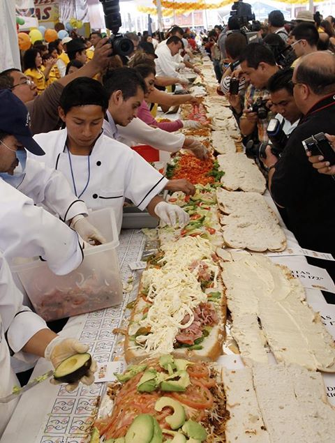 Σάντουιτς 58 μέτρων κατασκευάστηκε στο Μεξικό! - Φωτογραφία 2