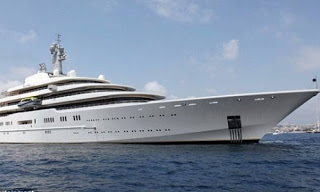 Το μεγαλύτερο σκάφος του κόσμου αξίας 465 εκατ. ευρώ του Εμίρη του Αμπού Ντάμπι στο Φισκάρδο! - Φωτογραφία 1