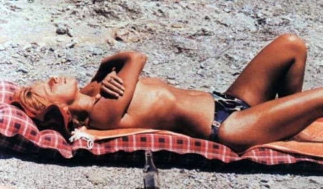 H 40χρονη Αλίκη Βουγιουκλάκη τοπλες στην παραλία - Δείτε φωτο - Φωτογραφία 4