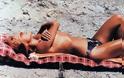 H 40χρονη Αλίκη Βουγιουκλάκη τοπλες στην παραλία - Δείτε φωτο - Φωτογραφία 1