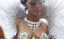 Σχεδόν γυμνή η Ριάνα στο καρναβάλι (pics) - Φωτογραφία 1
