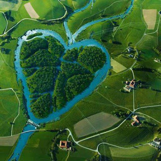 Ένας ποταμός σε σχήμα καρδιάς! - Φωτογραφία 1