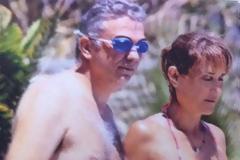 Η Μάρα Ζαχαρέα με πουα μπικίνι στην Πάρο