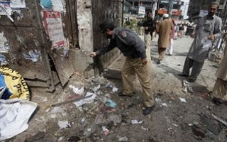 Σε 38 ανήλθαν οι νεκροί από την επίθεση αυτοκτονίας στο Πακιστάν - Φωτογραφία 1