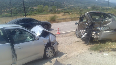 Σοβαρό τροχαίο στην Αντιρρίου Ιωαννίνων - Tρεις τραυματίες και εγκλωβισμός - Δείτε φωτο - Φωτογραφία 2