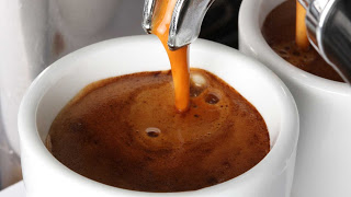 Τρελάθηκε και ο Ιταλός με τη τιμή του espresso στη Ψαρρού! Μας έκανε βούκινο στο instagram... - Φωτογραφία 1