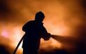 Κόλαση στην Άνδρο από τη φωτιά - Eκκενώθηκε το χωριό Άνω Πιτροφός, κινδυνεύουν οι Μένιτες