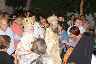 Λαοθάλασσα στα εγκώμια της Παναγίας της Γηροκομιτίσσης, στο Μοναστήρι της στην Πάτρα - Φωτογραφία 3