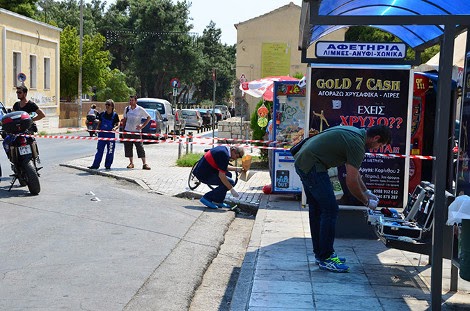 Σοκ και ερωτηματικά προκαλεί η οικογενειακή τραγωδία στο Αργος - Κρίσιμη η κατάσταση της 17χρονης που πυροβόλησε στο κεφάλι ο πατέρας της - Φωτογραφία 2