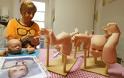 Σoκαριστικό: Κατασκευάζουν «ζωντανές» κούκλες για γονείς που έχουν χάσει τα παιδιά τους! - Φωτογραφία 6
