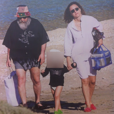 Ανατρεπτικός και στην παραλία ο Tζίμης Πανούσης - Φωτογραφία 2