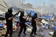 Σε κατάσταση εκτάκτου ανάγκης η Aϊγυπτος - Εκατόμβη νεκρών στο Κάιρο