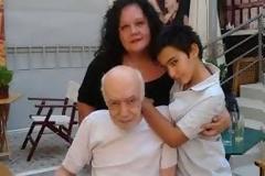 Εμφανώς εξασθενισμένος σε αναπηρική καρέκλα ο Ανδρέας Mπάρκουλης