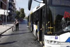 Οργή για το χαμό του 19χρονου: «Το αίμα κυλάει, εκδίκηση ζητάει» φώναζαν στην κηδεία